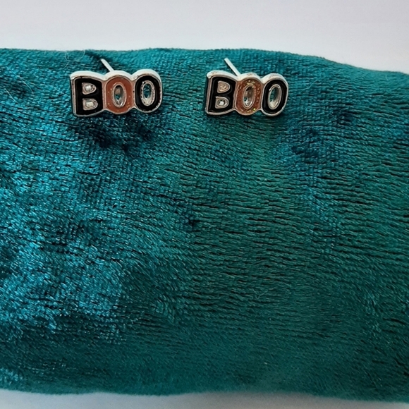 Halloween Costumes Jewelry - Six Creepy & Spooky Enamel Post & Dangle Earrings - Picture 10 of 16